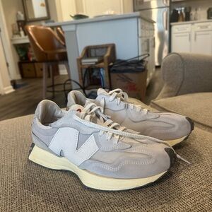 New Balance 327 Sneakers